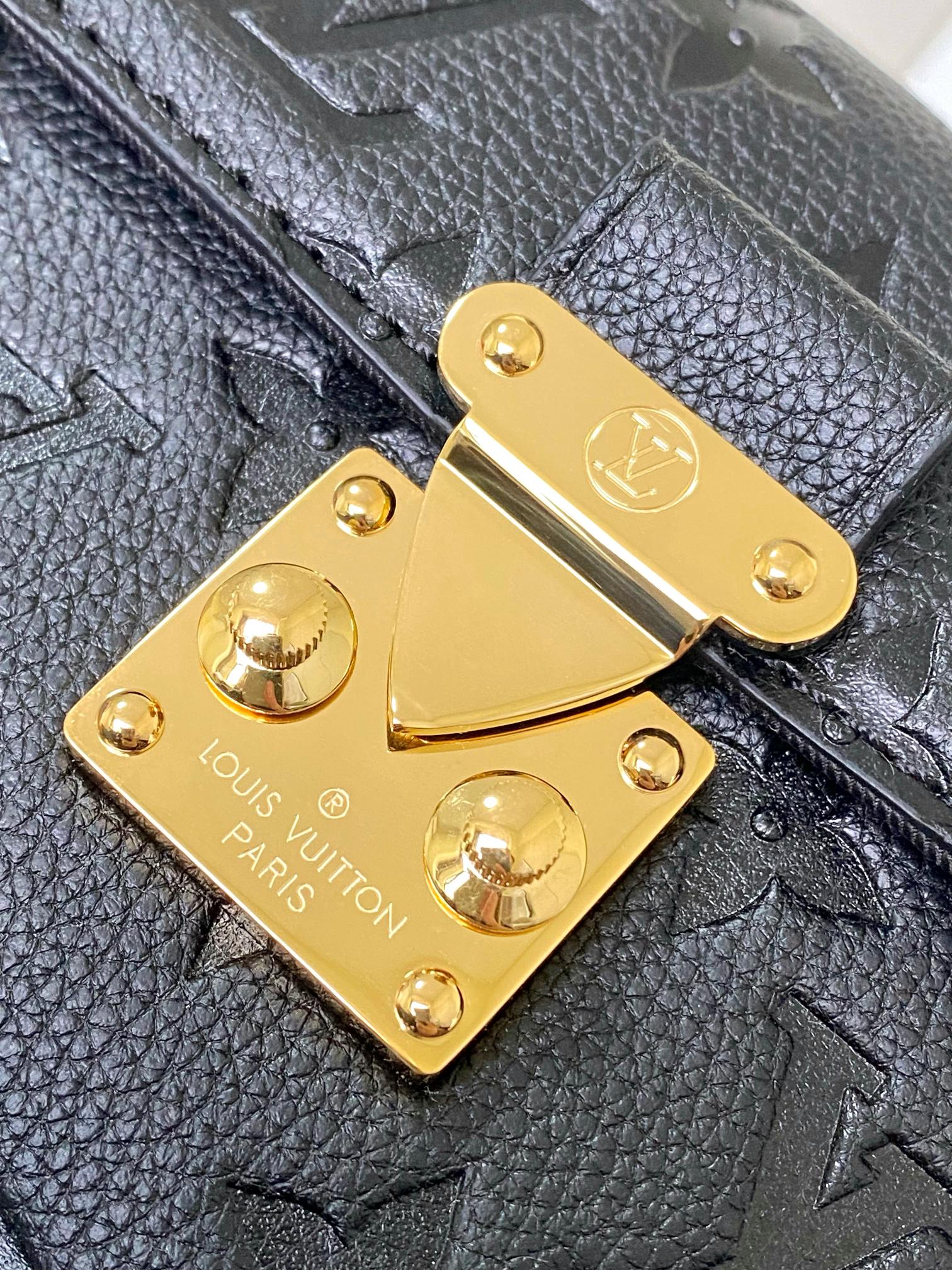M82637黑色 M82836 白色链条包系列 Wallet On Chain Metis 链条手袋 取材粒面 Mjs Monogram 5