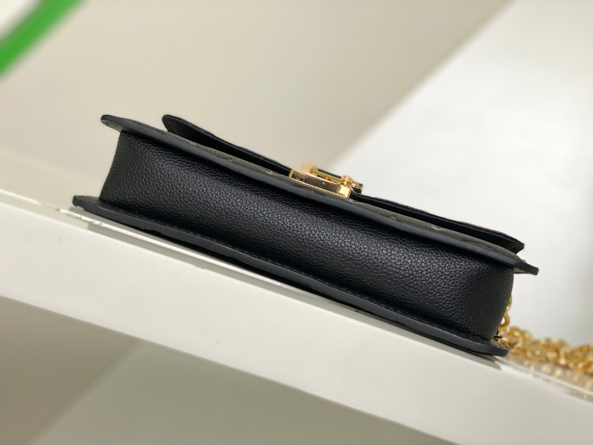 M82637黑色 M82836 白色链条包系列 Wallet On Chain Metis 链条手袋 取材粒面 Mjs Monogram 4