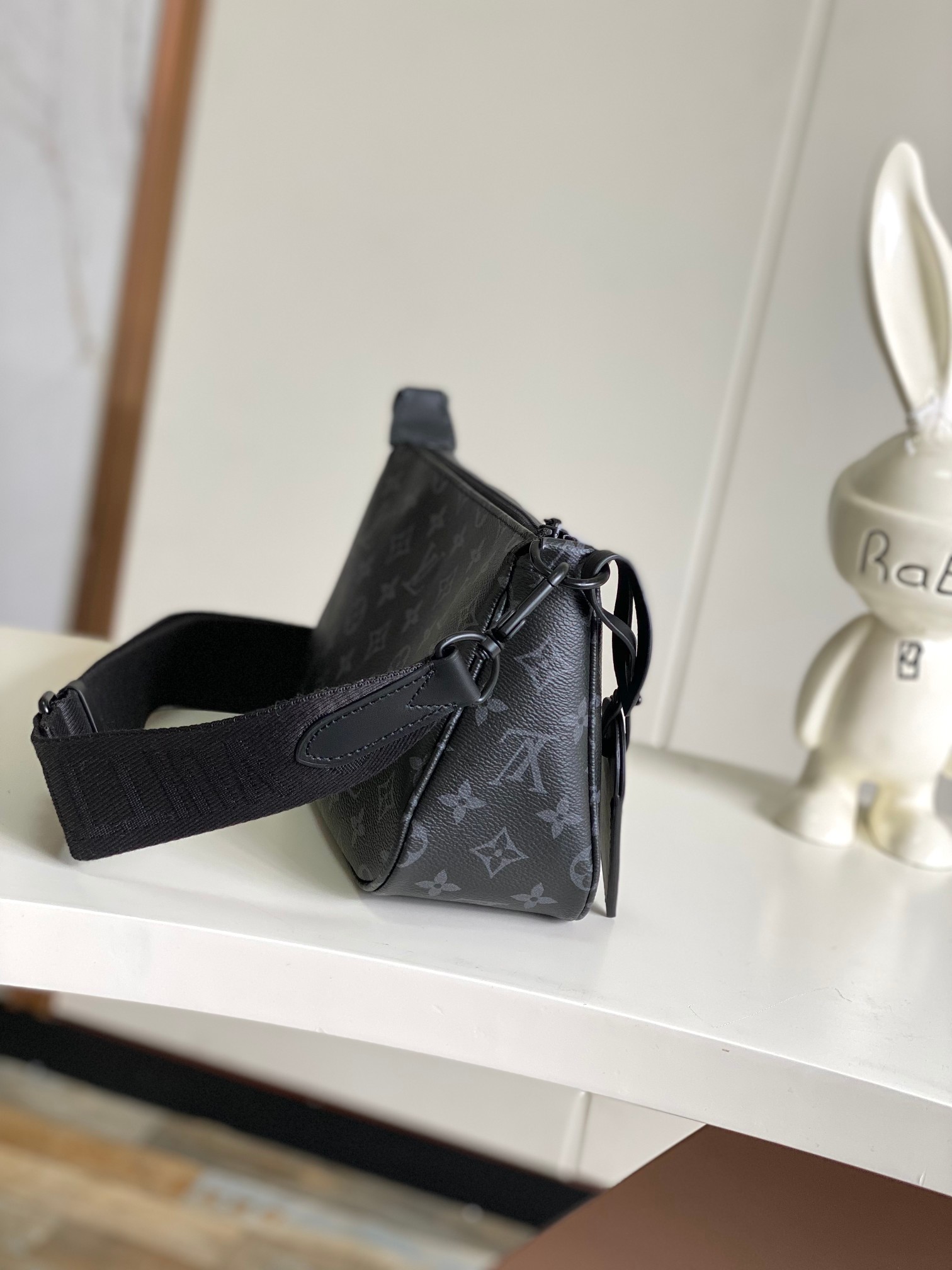  顶级原单 半钢五金 变码动态芯片
M11741黑花本款 Pochette Accessoire XL 
