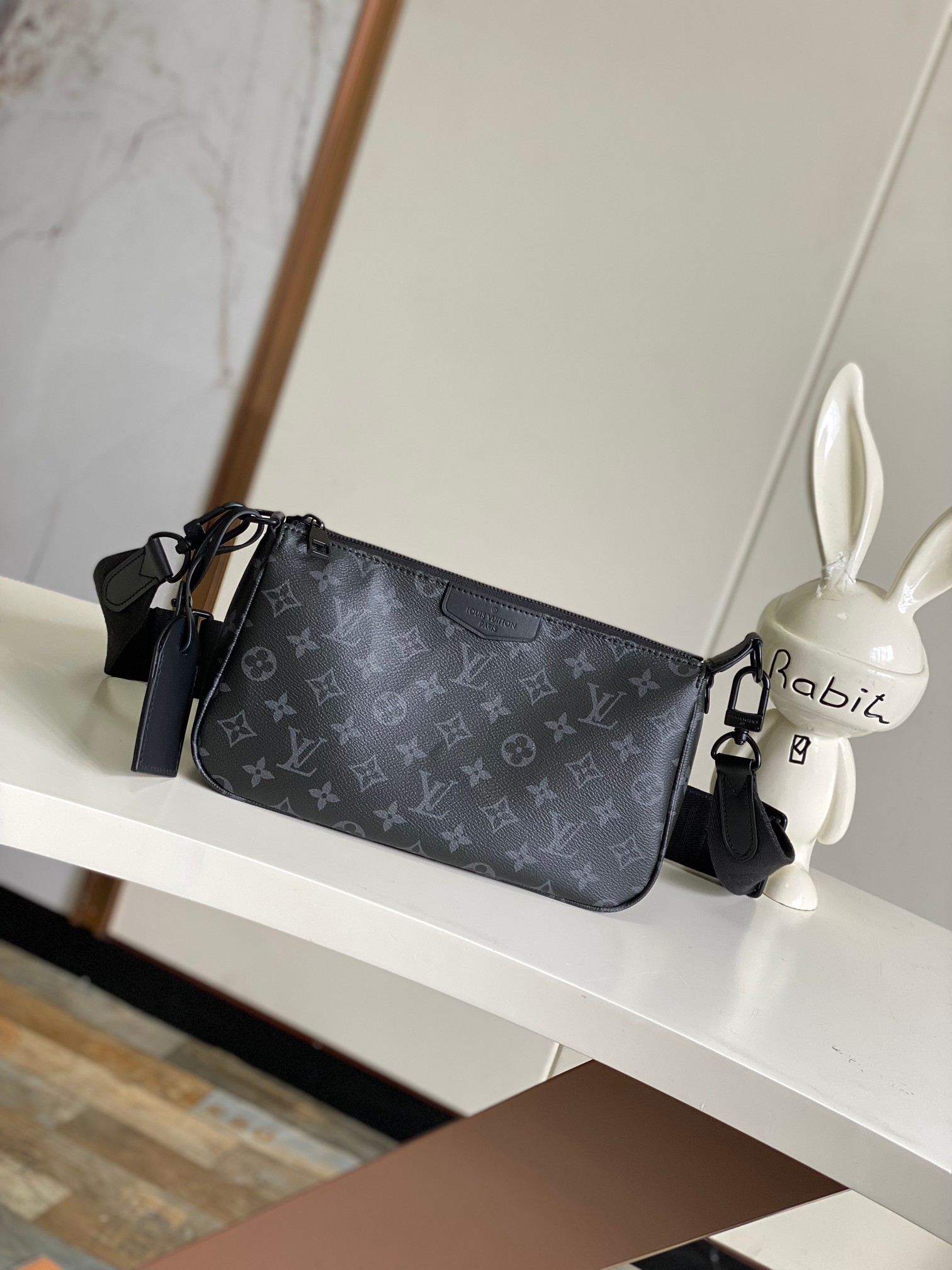  顶级原单 半钢五金 变码动态芯片
M11741黑花本款 Pochette Accessoire XL 