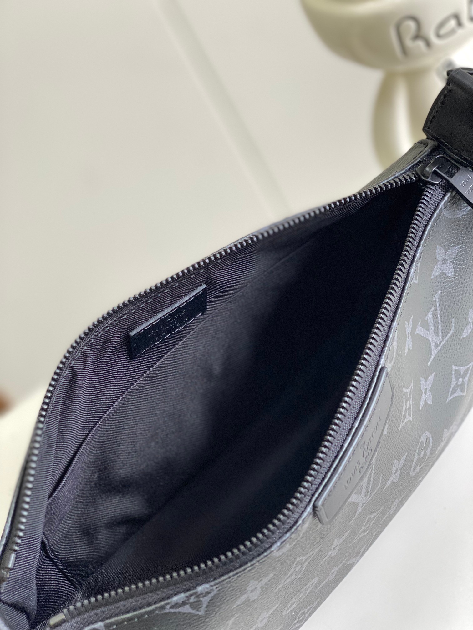  顶级原单 半钢五金 变码动态芯片
M11741黑花本款 Pochette Accessoire XL 