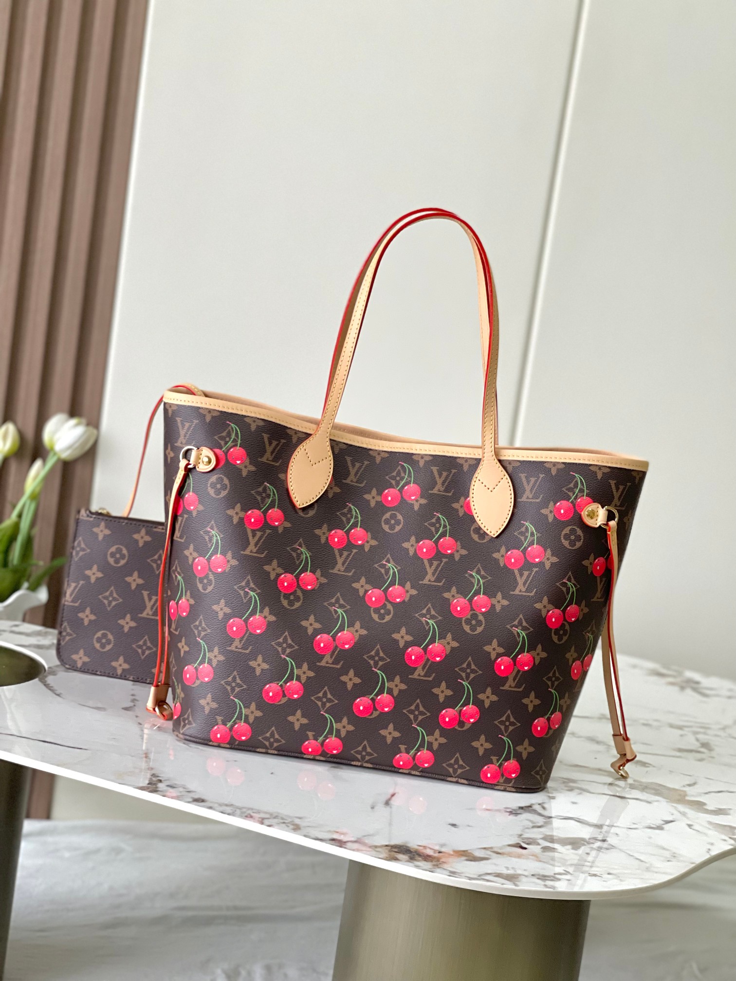 M13263 樱桃🍒购物袋顶级原单加强版半钢 163c芯片​本款 Neverfull 中号手袋以灵动笔触