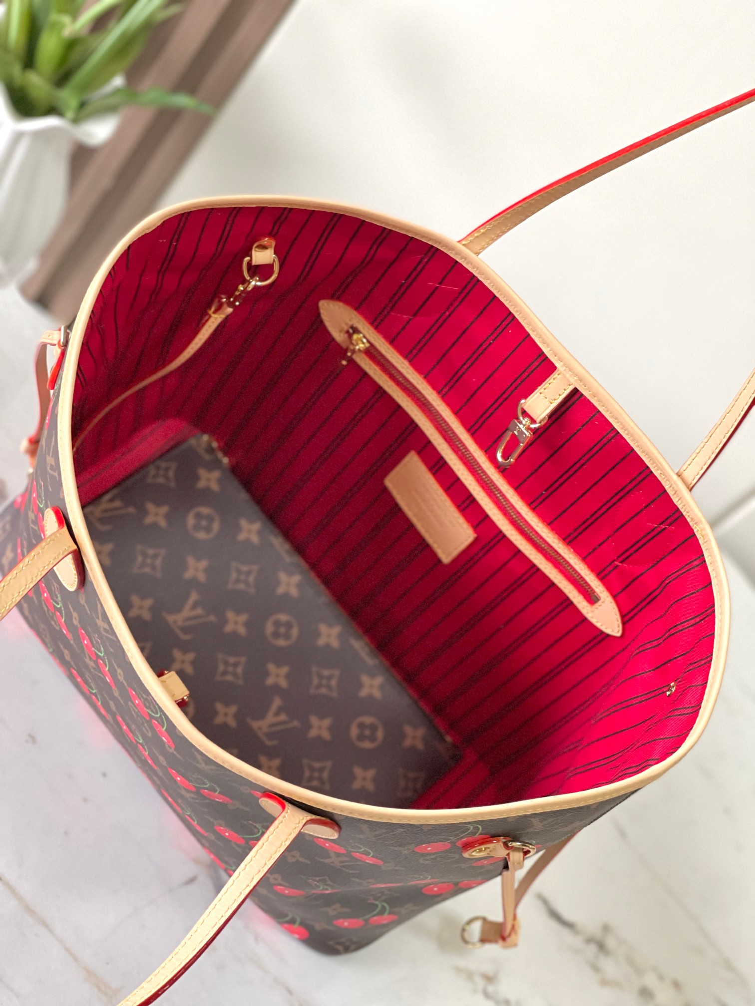 M13263 樱桃🍒购物袋顶级原单加强版半钢 163c芯片​本款 Neverfull 中号手袋以灵动笔触