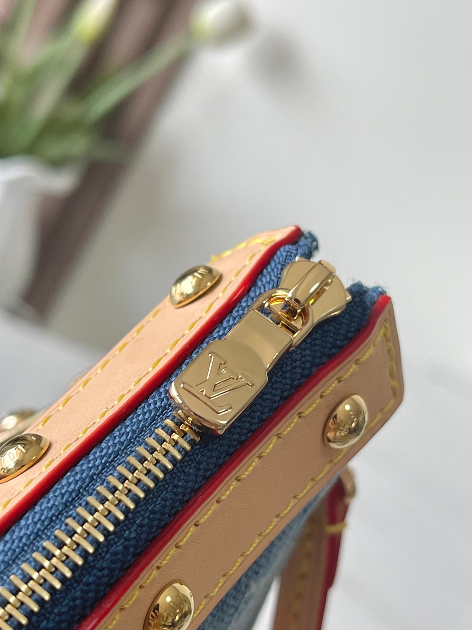 芯片版顶级原单半钢M13994樱桃🍒Pochette Accessoires 手袋取材涂层帆布，以缤纷 