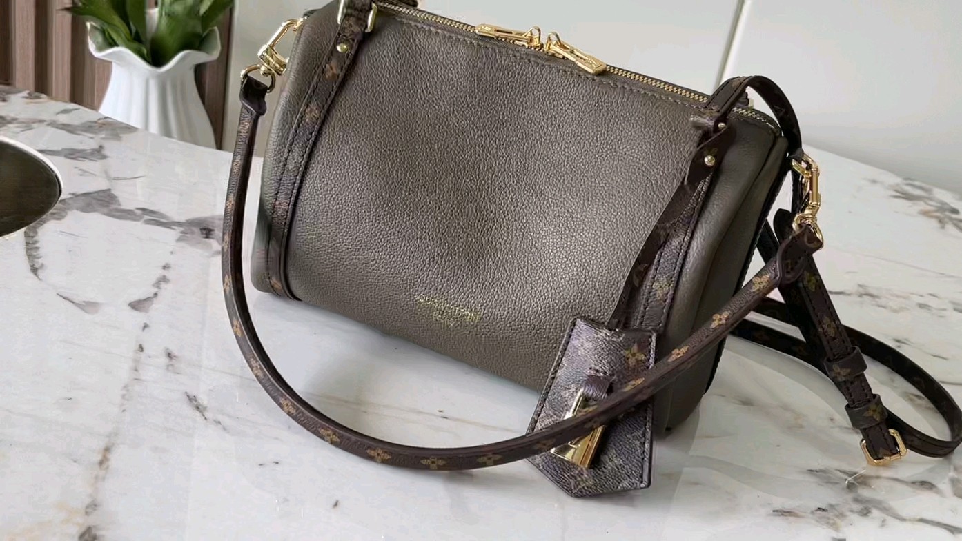 Louis Vuitton Handbag Purse Hobo Shoulder Crossbody Bag M26360 Gray Small