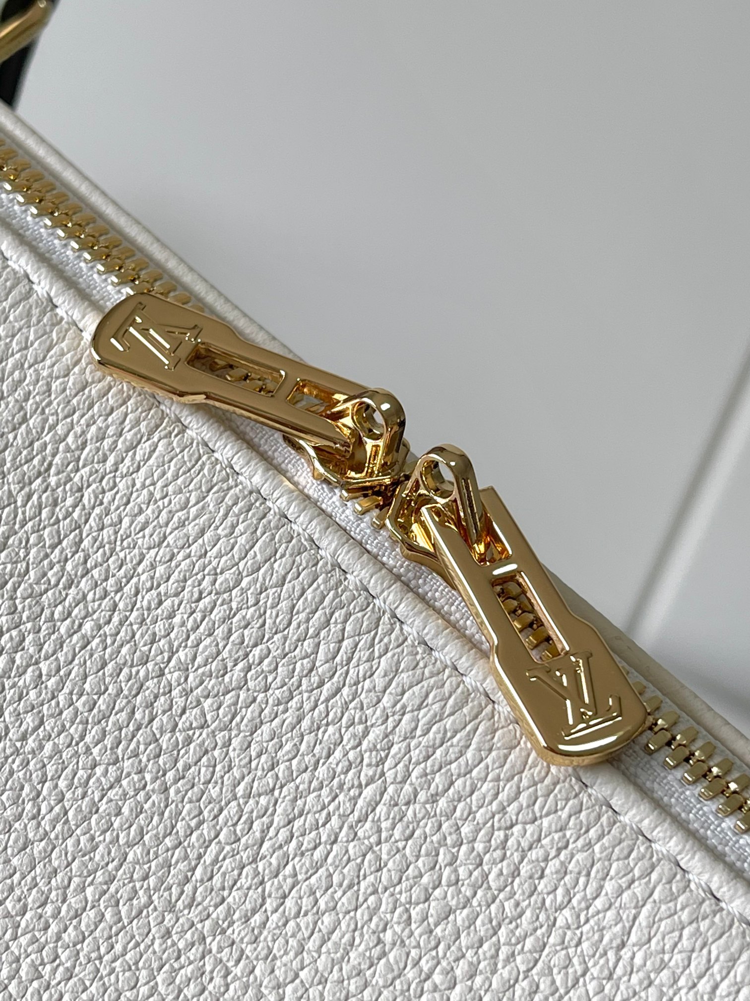 Louis Vuitton Expressentials Small Ivory White Leather Hobo Handbag 6 a1755341339731 8046
