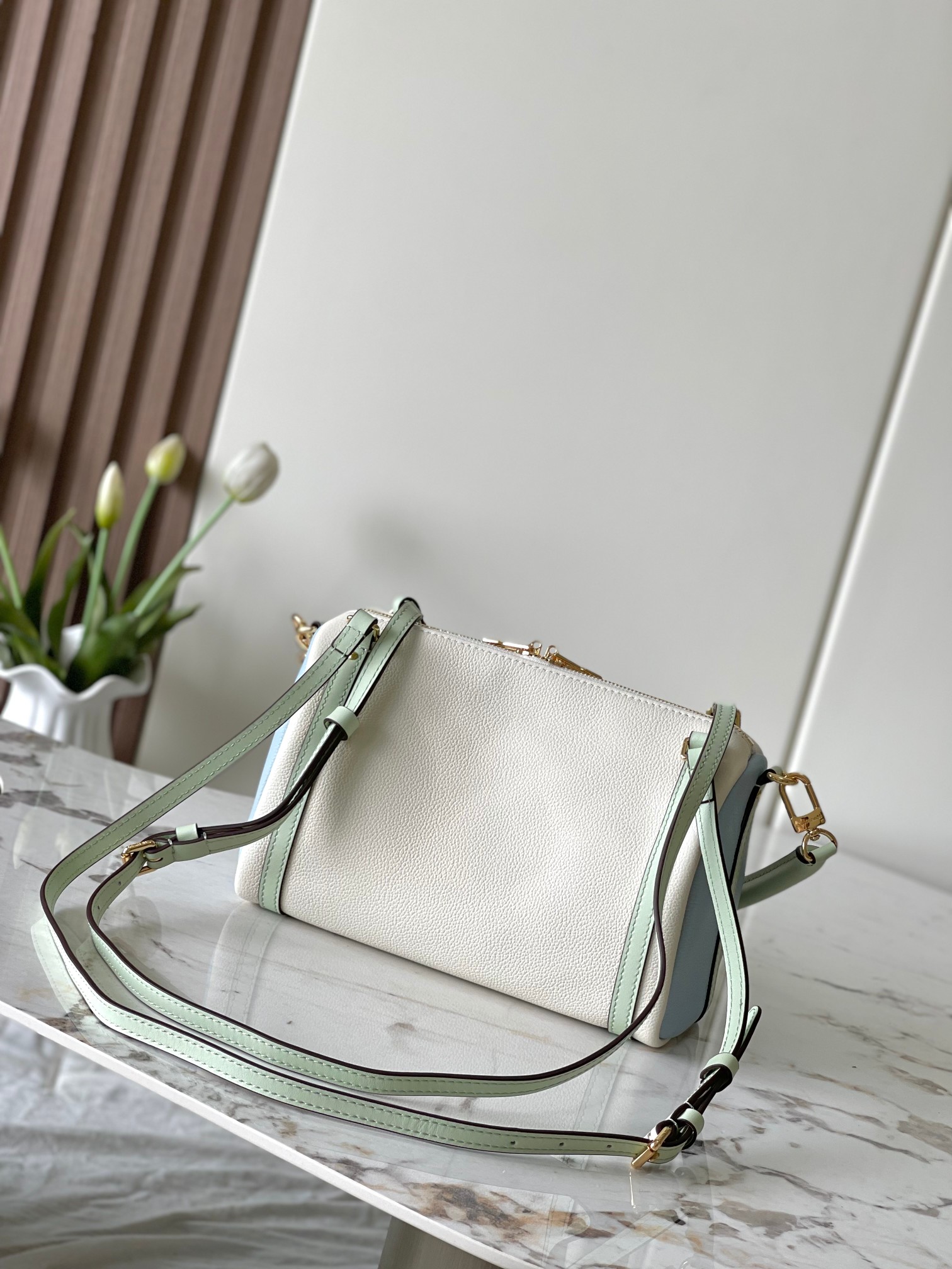 Louis Vuitton Expressentials Small Ivory White Leather Hobo Handbag 4 a1755341339974 0147