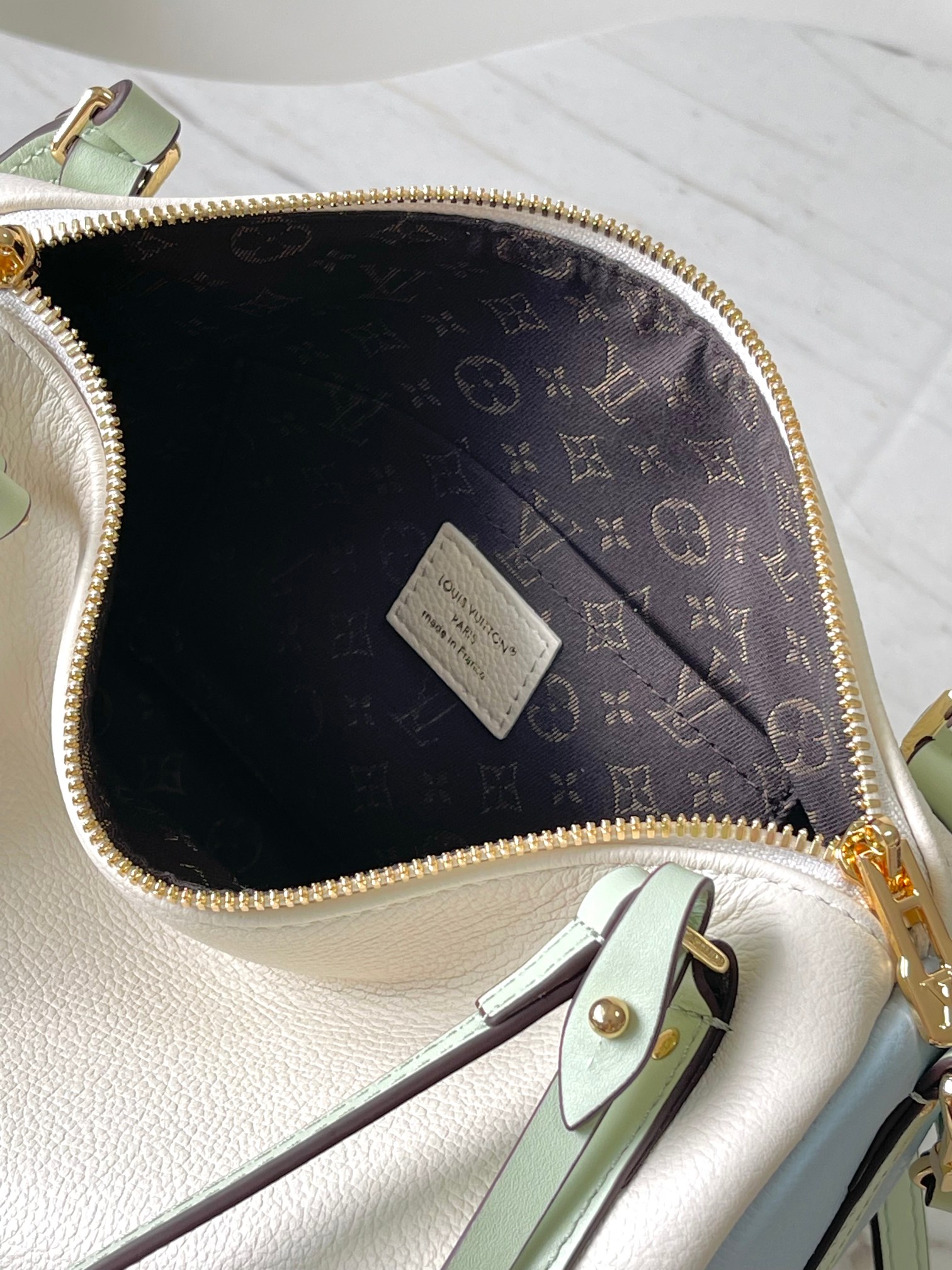 Louis Vuitton Expressentials Small Ivory White Leather Hobo Handbag 8 a1755341346347 2537