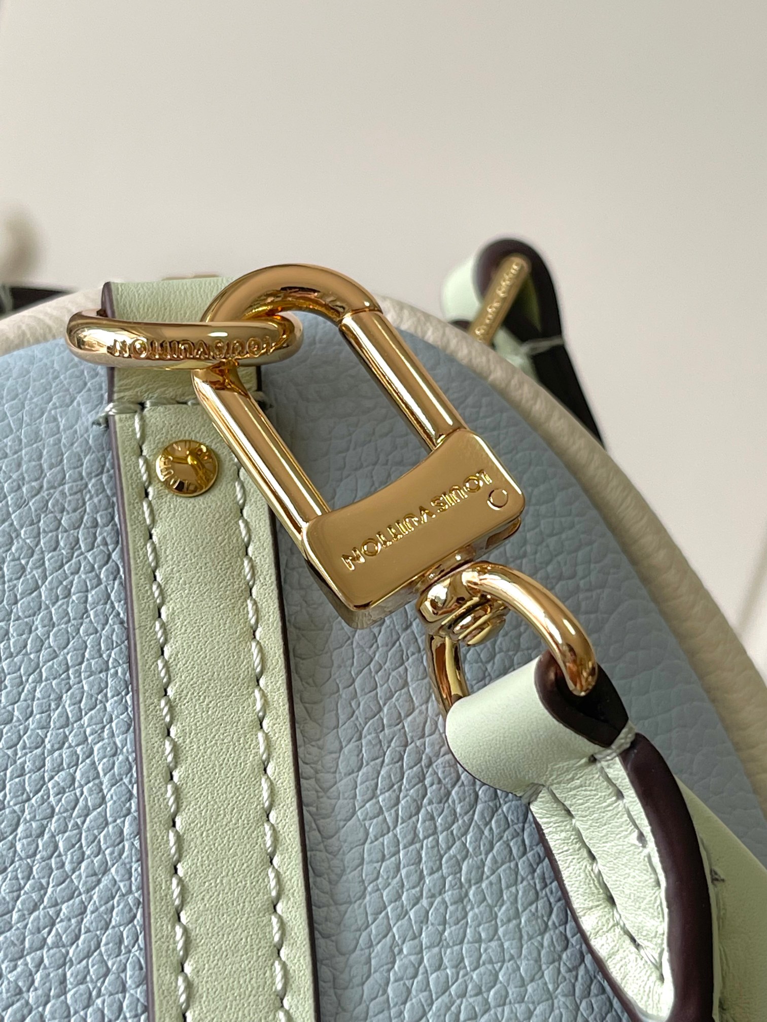 Louis Vuitton Expressentials Small Ivory White Leather Hobo Handbag 7 a1755341346428 5315