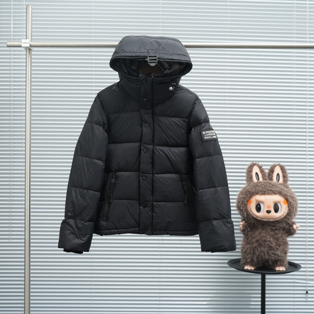 黑色
BURBERRY | 巴宝莉 可拆衣袖 纯色连帽羽绒服
尺码:S-XXL