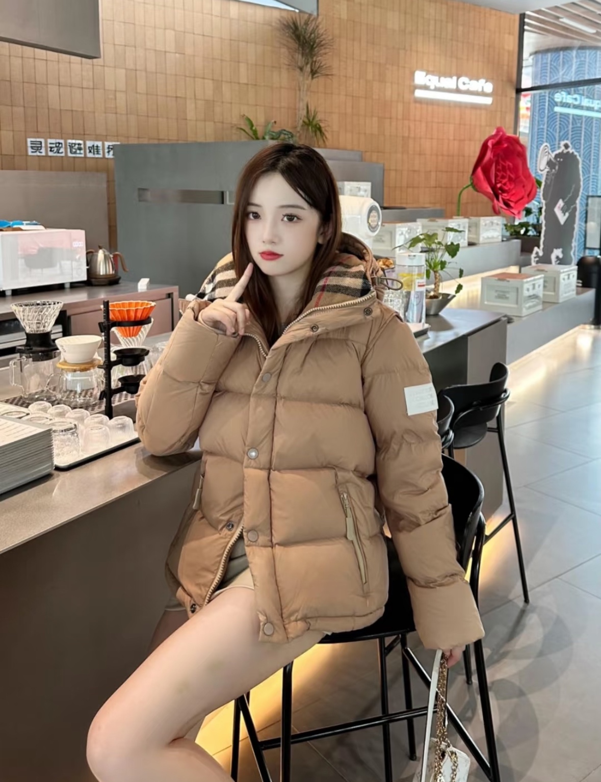 BURBERRY | 巴宝莉 可拆衣袖 纯色连帽羽绒服
尺码:S-XXL