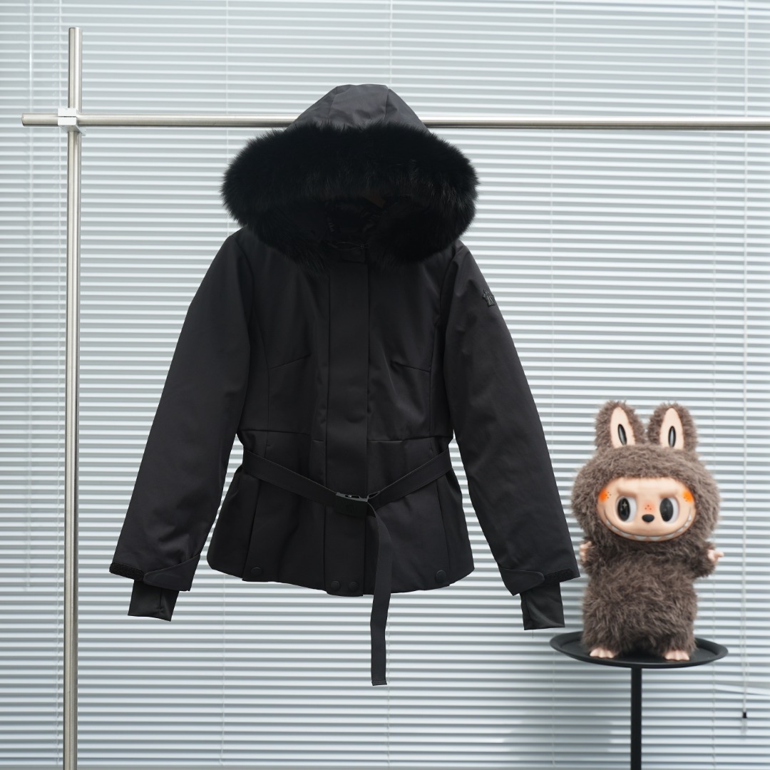 黑色
Moncler | 盟可睐 Celac系列 户外滑雪派克羽绒外套
尺码:1-4