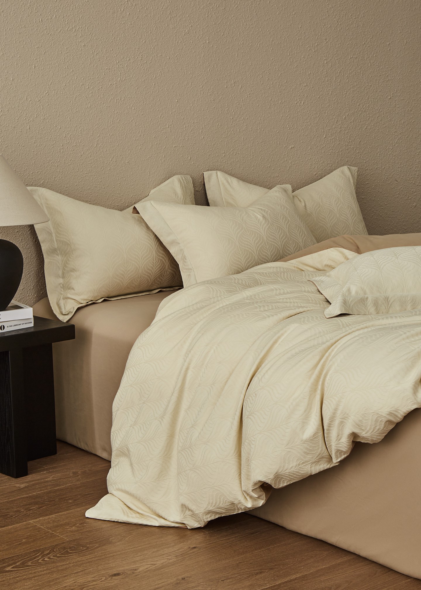 Elegant Embossed Floral Pattern Bedding Set - Soft & Breathable Cotton Material 9 i1760088727365 7527 0 7