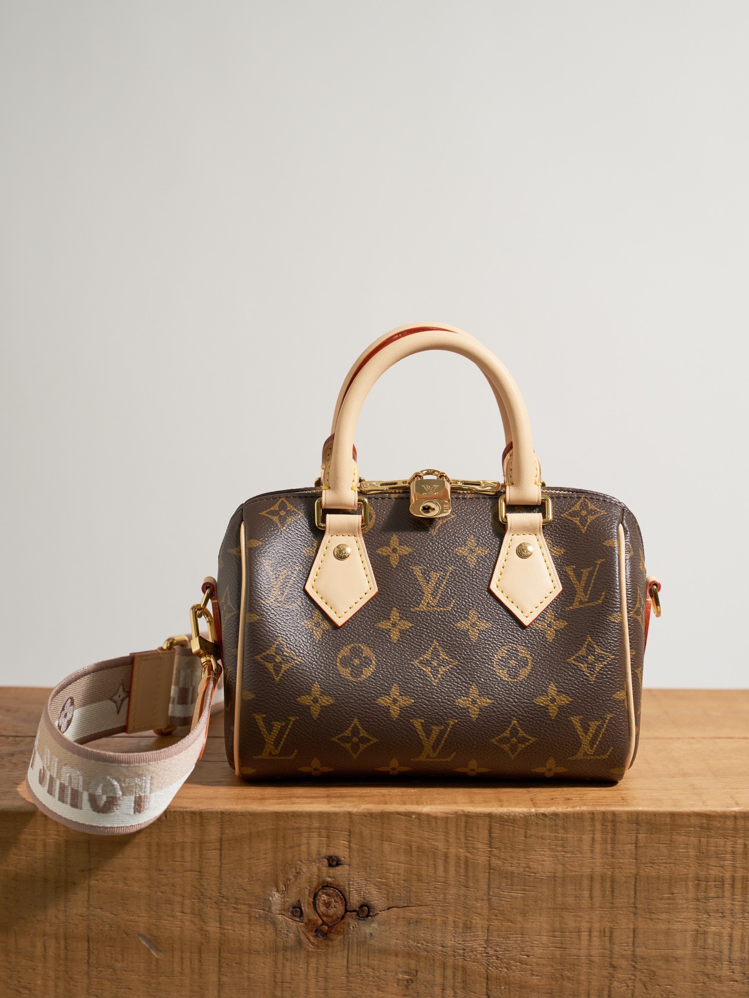 Producto huérfano P800P totalmente de acero, grado genuino 𝐒𝐏𝐄𝐄𝐃𝐘 𝐁𝐀𝐍𝐃𝐎𝐔𝐋𝐈È𝐑𝐄 𝟐𝟎 Bolso #️⃣ M46222 ¡Pr…