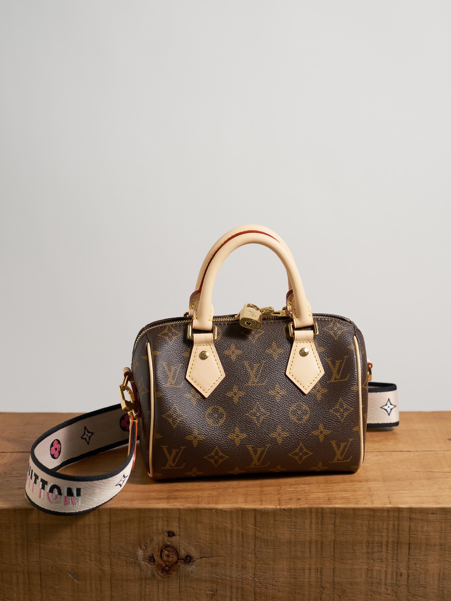 Producto huérfano P800P totalmente de acero, grado genuino 𝐒𝐏𝐄𝐄𝐃𝐘 𝐁𝐀𝐍𝐃𝐎𝐔𝐋𝐈È𝐑𝐄 𝟐𝟎 Bolso #️⃣ M46234 ¡Pr…
