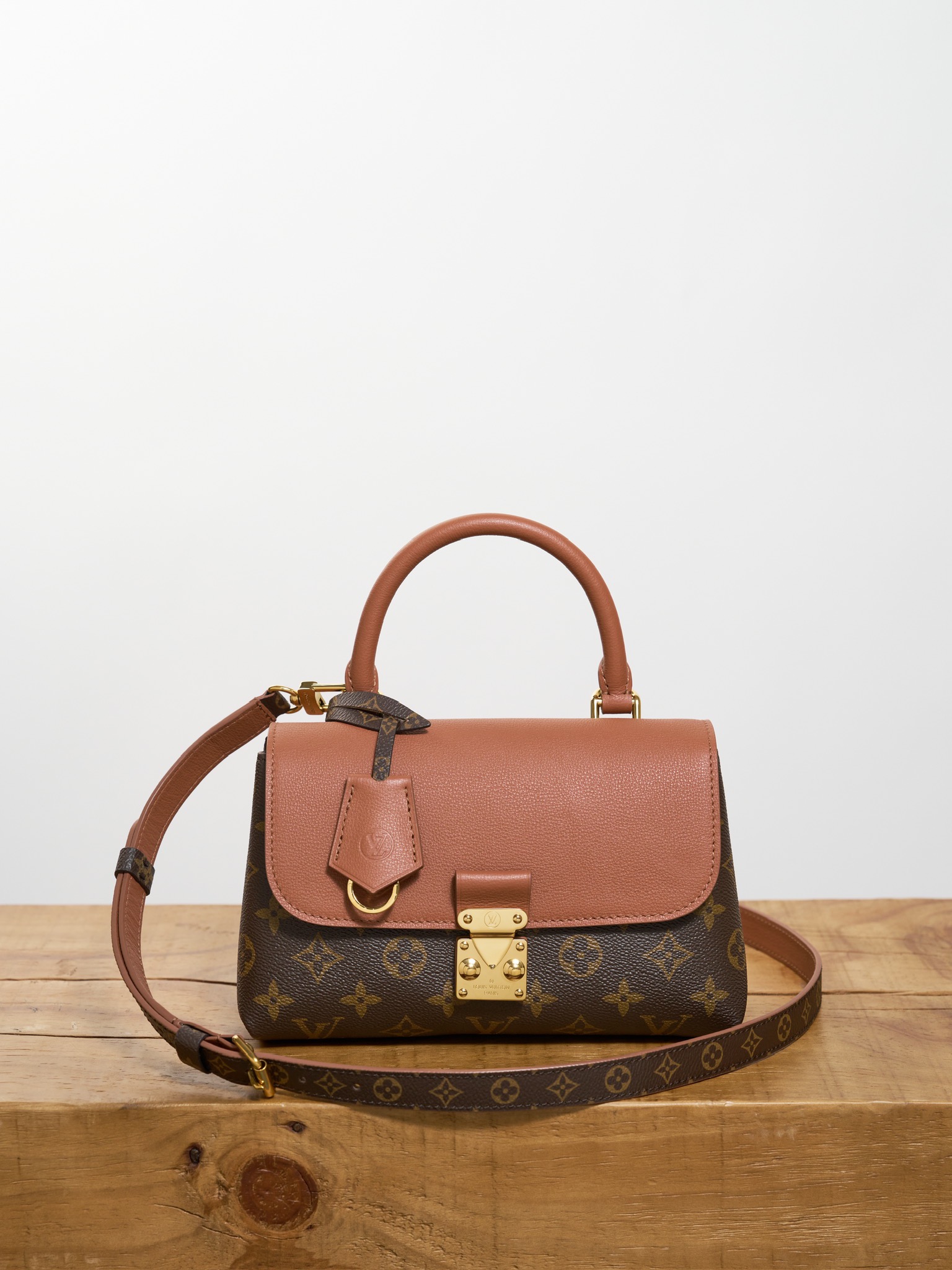 P780P Bolso de mano MADELEINE BB auténtico y único totalmente de acero M28288 24,5 x 16 x 8 cm (largo x alto x ancho) P…