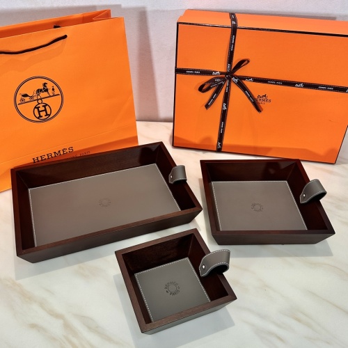Hermes Wooden Tray Set of 3, Natural Walnut with Leather Details, Gray 1 Hermes Wooden Tray Set of 3, Natural Walnut with Leather Details, Gray