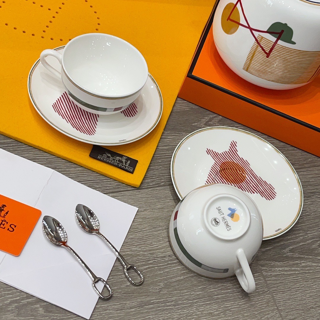 爱马仕 Hermès 高定典藏名品高定成衣时装外套连衣裙衬衫T恤 #55797E38 3