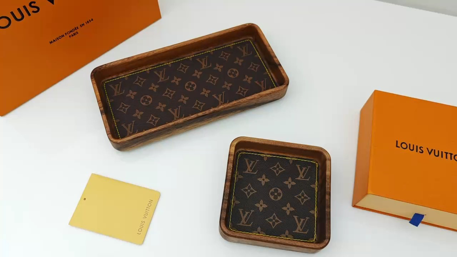 诺悠翩雅 Loro Piana 高定典藏名品高定成衣时装外套连衣裙衬衫T恤 #BE525750