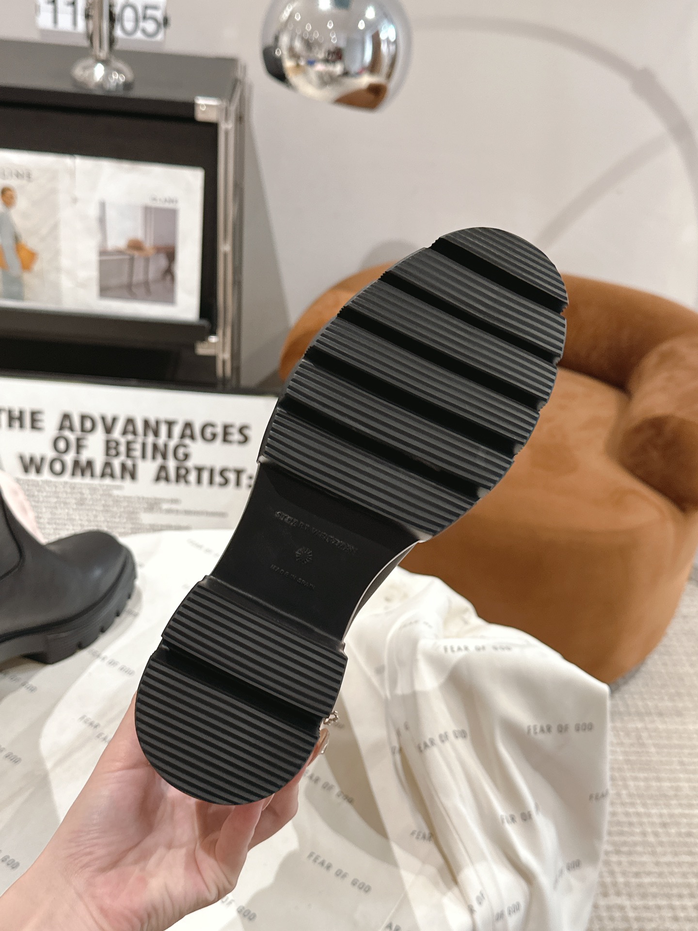 Stuart Weitzman Soho Knee Boots: Modern Urban Style with Soho Trench Soles - 图片 6