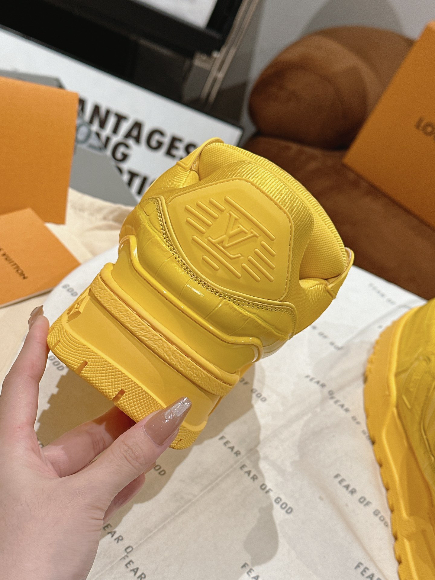 Louis Vuitton 胖版升级 全牛皮情侣装 LV 2023新款Trainer