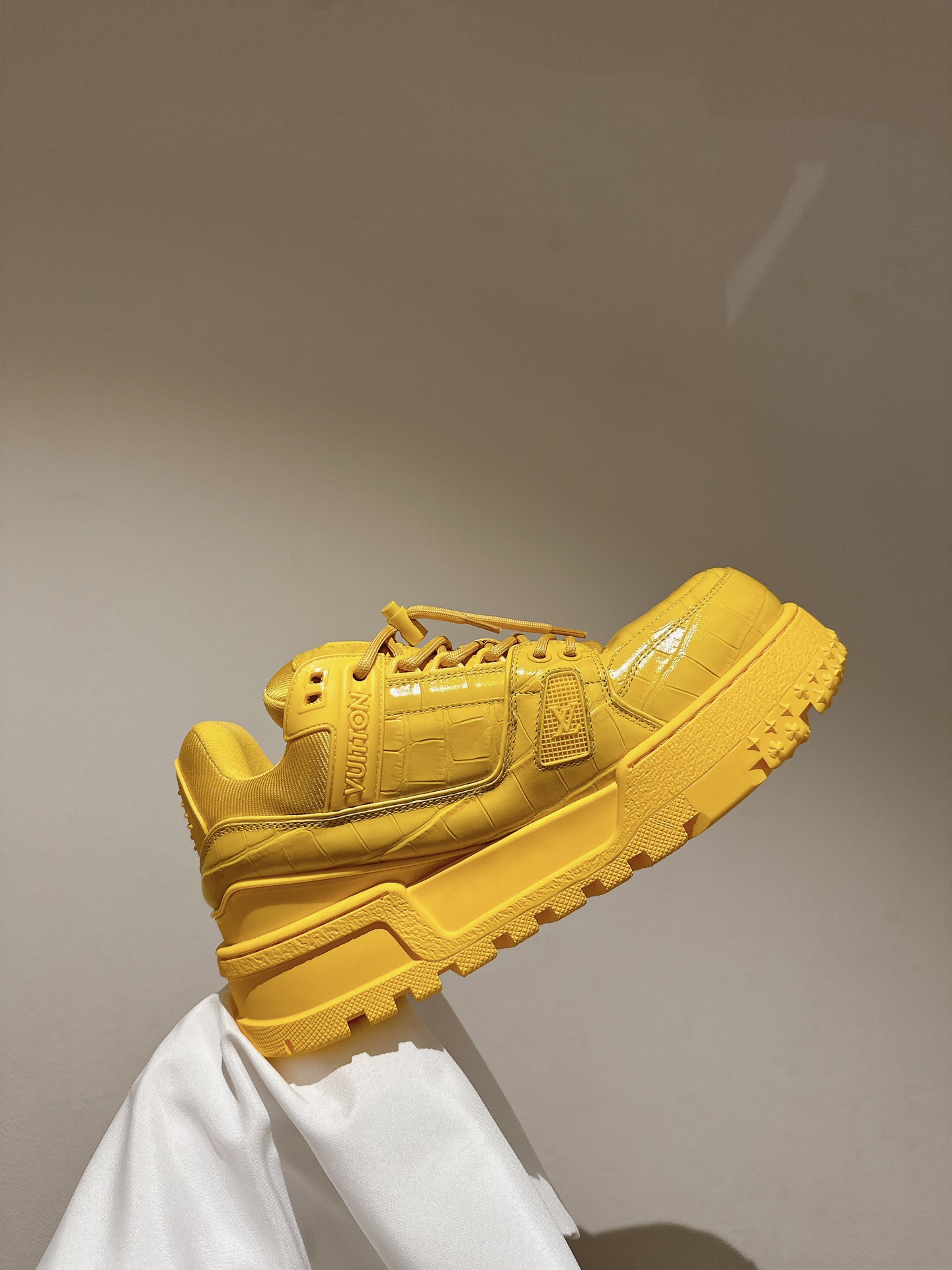 Louis Vuitton 胖版升级 全牛皮情侣装 LV 2023新款Trainer