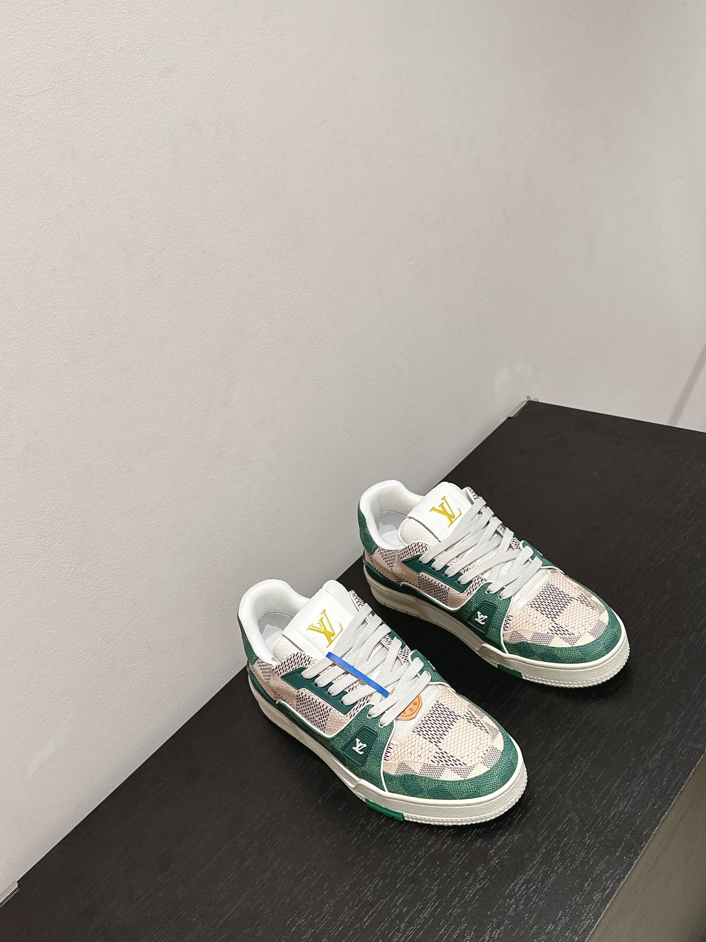 Louis Vuitton 代购级新色 供应 驴家全系列 LVTrainer PVC 运动鞋 每个款式配色都很赞 Trainer的脚感真的非常不错