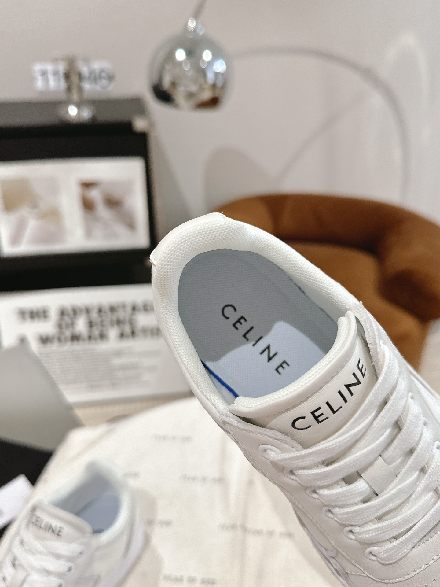 Celine 𝐂𝐄𝐋𝐈𝐍𝐄 思琳𝟐𝟎𝟐𝟑/𝐒𝐒新款情侣小白鞋