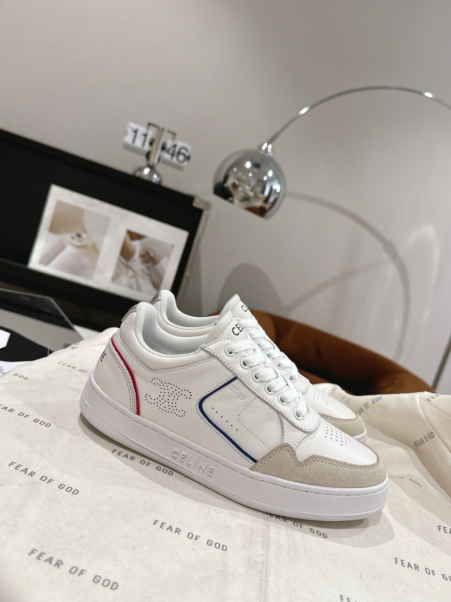 Celine 𝐂𝐄𝐋𝐈𝐍𝐄 思琳𝟐𝟎𝟐𝟑/𝐒𝐒新款情侣小白鞋