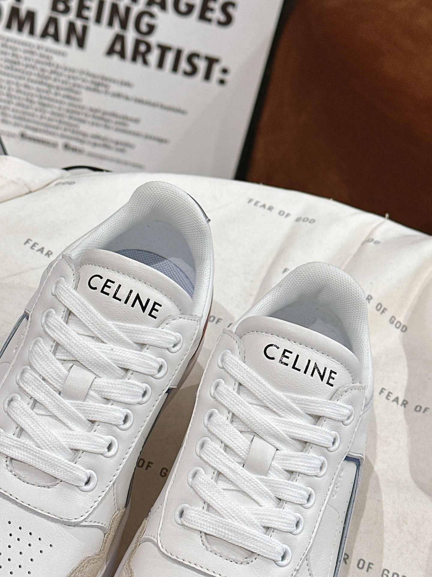 Celine 𝐂𝐄𝐋𝐈𝐍𝐄 思琳𝟐𝟎𝟐𝟑/𝐒𝐒新款情侣小白鞋