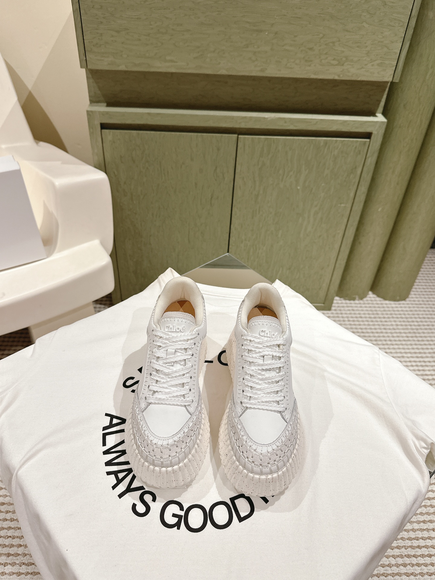 NO:485983,Chloe's new elastic sock boots. I bought a cool trendy boot with a very impressive appearance this season. I bought it for 7,800 yuan in the counter!  Exclusive mold opening customization on the entire network, after one month of adjustment and restoration of the authentic grade, counter inspection level, original upper one-to-one elastic stockings, crystal sheepskin footbed inside, one-to-one model anti-slip double-layer thick anti-slip wear-resistant large sole!  Wear a height-enhancing artifact!  Size35-39 (40 41 custom made), sponge shoes, boots, sheepskin, socks19860909克洛伊新款弹力袜子短靴 入手一款本季颜值爆表的酷潮靴, 专柜以7800购入！全网独家开模定制,历经1个月调整还原正品级,专柜验货级别 鞋面原版一比一定制弹力袜,内里水晶羊皮垫脚,一比一楷模防滑双层加厚防滑耐磨大底！穿上增高神器！ Size35-39( 40 41 定做),松糕鞋,boots,sheepskin,socks,Women's Shoes