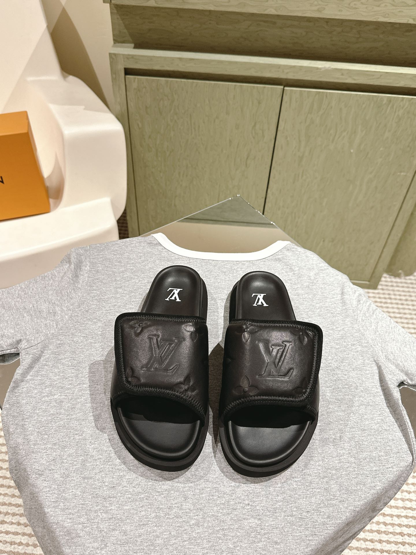 Louis Vuitton 男码驴家新品 主打最新款驴牌拖鞋 硬货上新