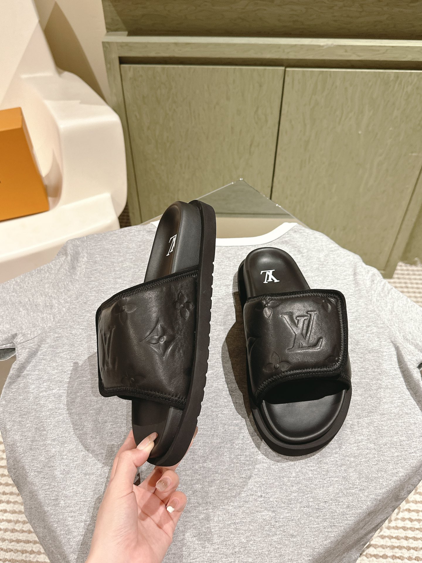 Louis Vuitton 男码驴家新品 主打最新款驴牌拖鞋 硬货上新