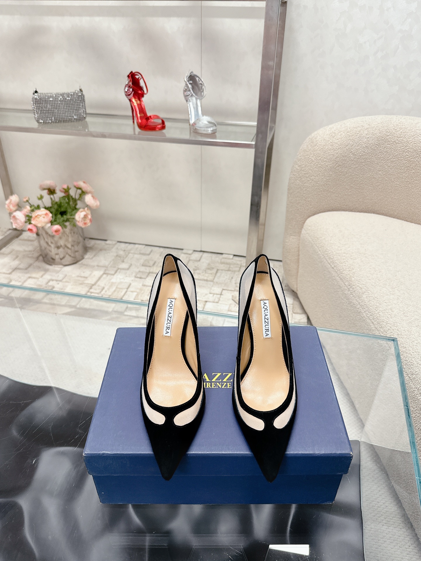 NO:495663,| 4 AQUAZZUR* Pineapple Early Spring Counter New Fairy Fashion Shoes Series, a large number of new products are available for sync with the official website. The entire series can be customized in the Year of the Dragon. The main feature is a hot topic. Major Internet celebrities on the entire network have started to show off, and the beautiful dressing series!  ★★★★★★ Upper Yangjing Inner Original custom soft sheepskin Italian leather outsole Heel height 10cm Size 34-42 (34 40 41 42 Customized without return) Counter synchronous gift box packaging!  , high heels sandals, sandals, high heels, sheepskin, sheep,Leather soles19860909| 4  AQUAZZUR* 菠萝早春专柜新品仙女时装鞋系列,大量上新同步官网全系列均可定制龙年主打一个火爆,全网各大网红纷纷开秀,绝美的穿搭系列！ ★★★★★ 鞋面 羊京 内里 原版定制柔软羊皮 意大利真皮大底 跟高 10cm 码数 34-42（34 40 41 42 定制不退换） 专柜同步礼盒包装！,高跟鞋凉鞋,sandals,high heels,sheepskin,sheep,Leather soles,Women's Shoes