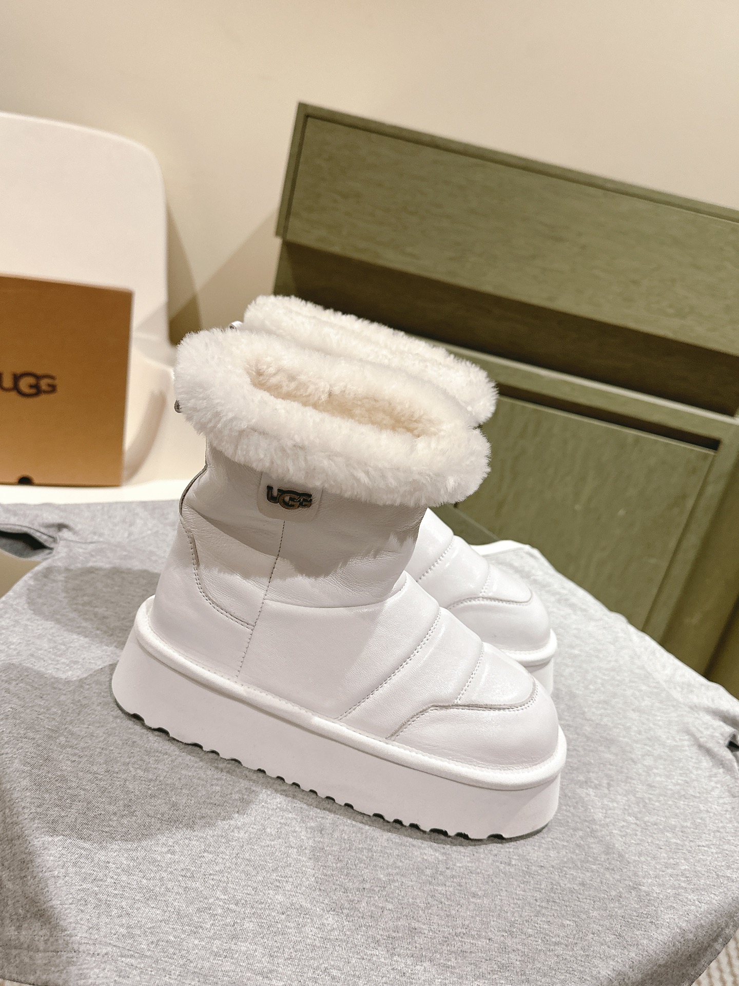 [UGG Women