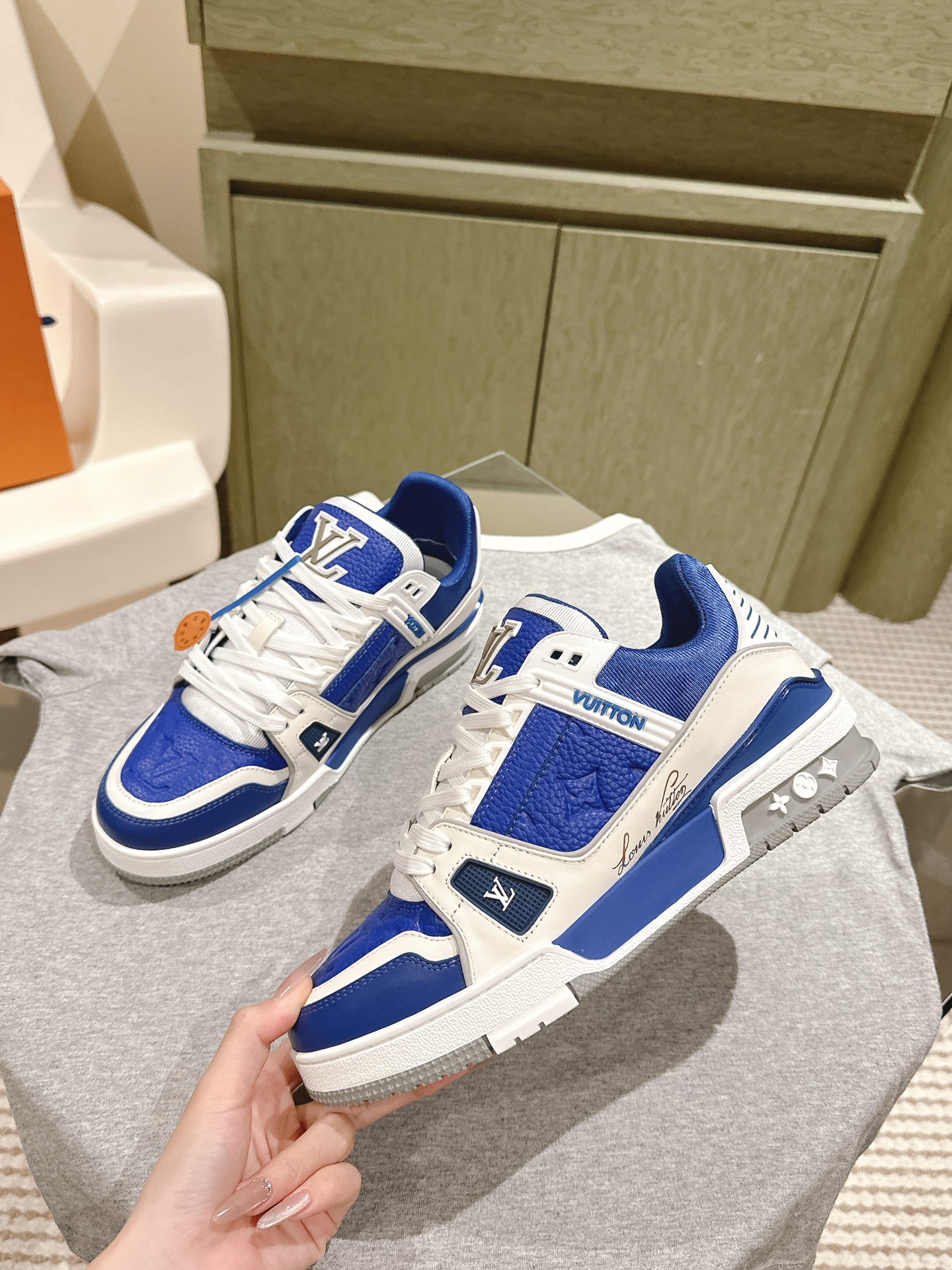Una prenda imprescindible para las parejas!              ¡La réplica LV está en stock en nuevos colo