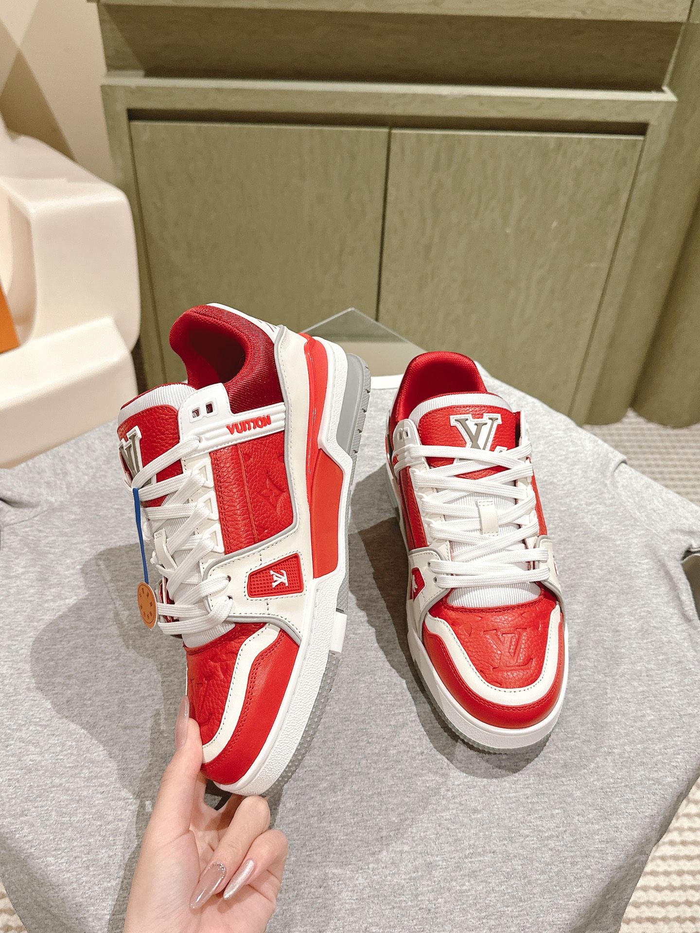 Una prenda imprescindible para las parejas!              ¡La réplica LV está en stock en nuevos colo