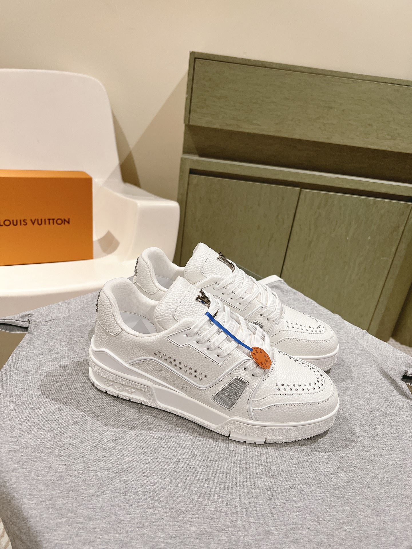 Una prenda imprescindible para las parejas!              ¡La réplica LV está en stock en nuevos colo