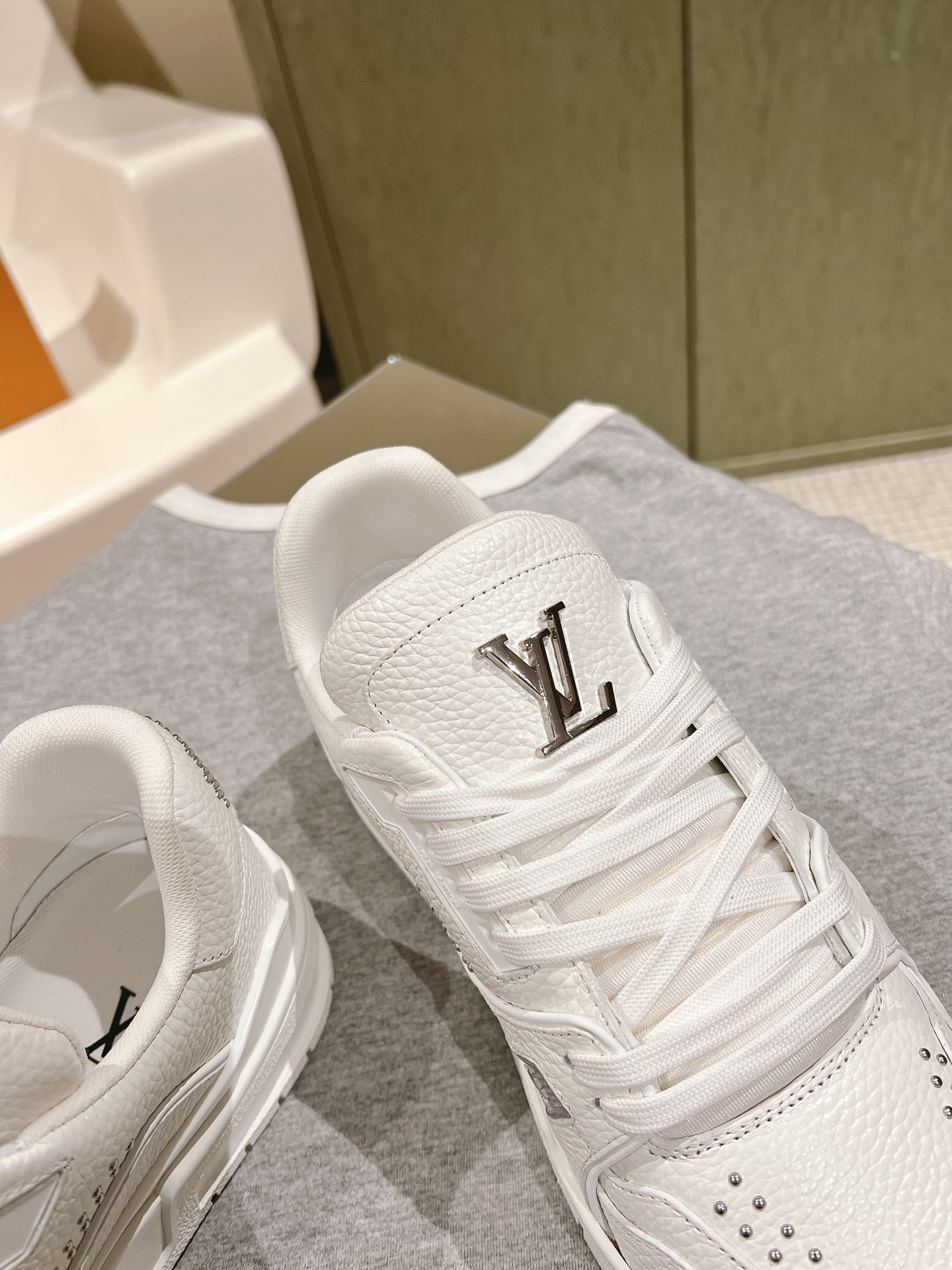 Una prenda imprescindible para las parejas!              ¡La réplica LV está en stock en nuevos colo