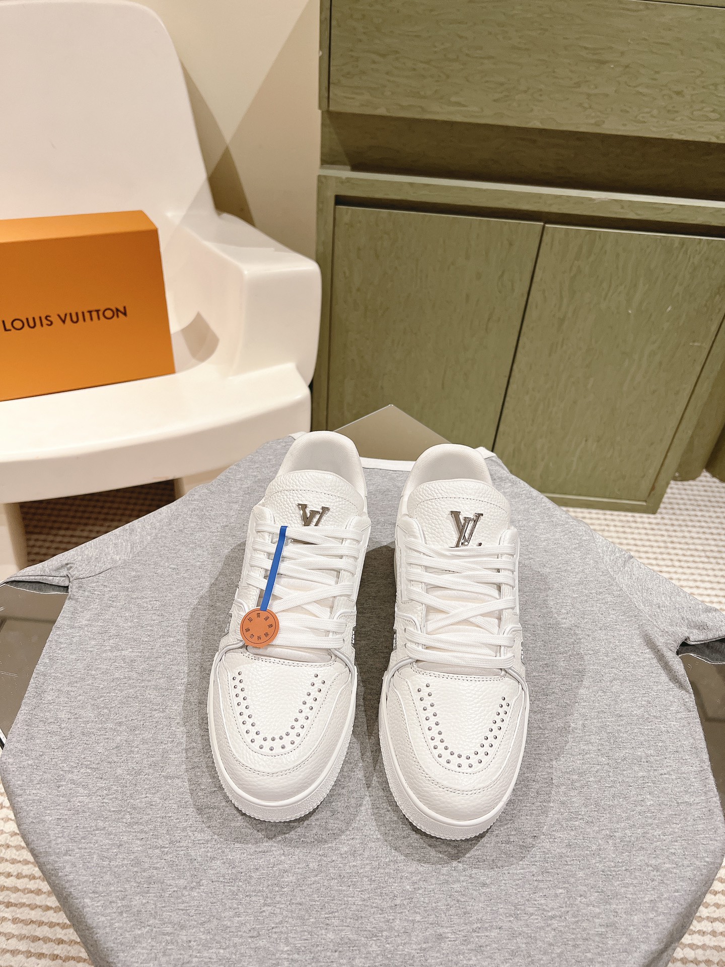 Una prenda imprescindible para las parejas!              ¡La réplica LV está en stock en nuevos colo