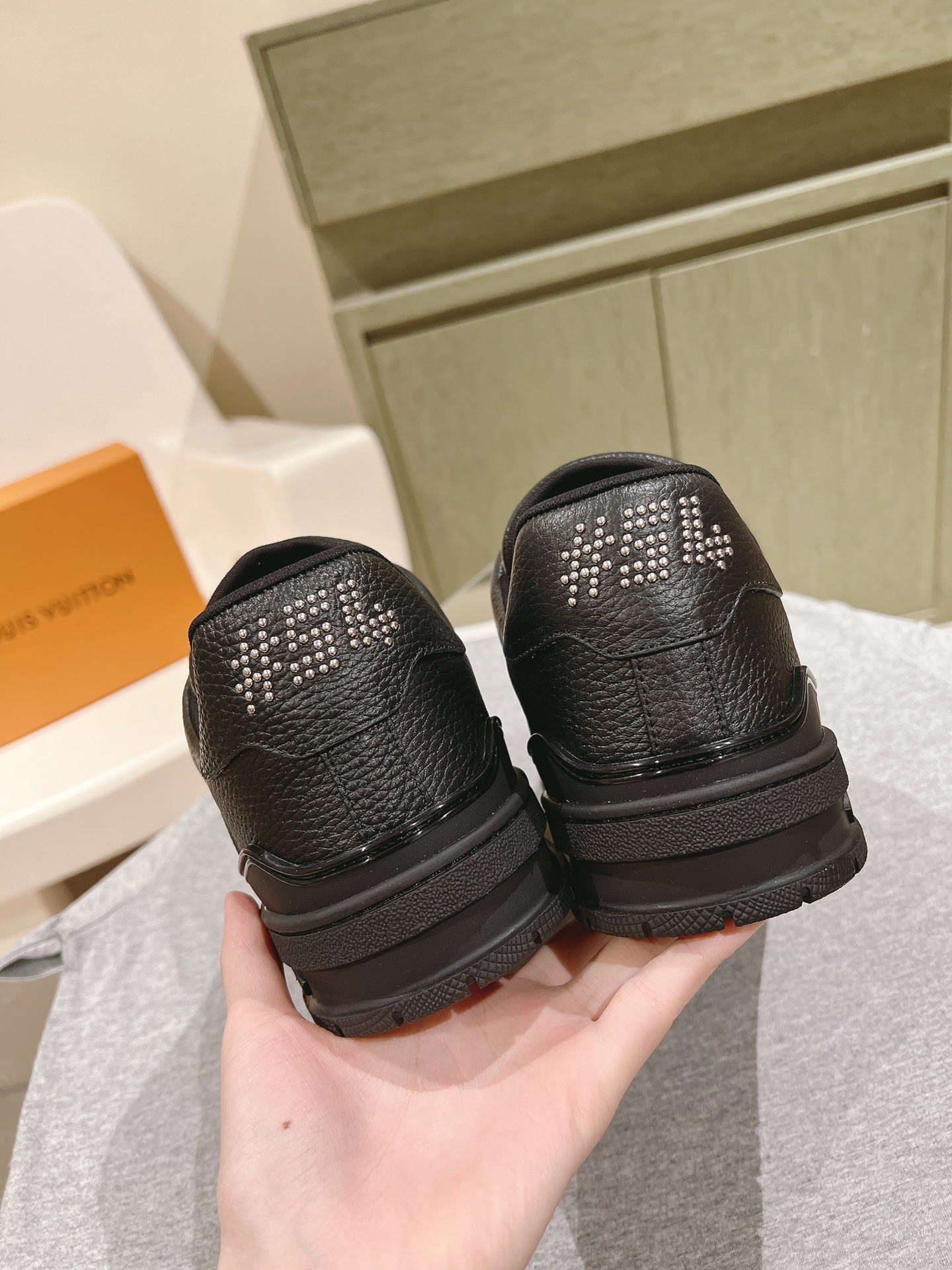 Una prenda imprescindible para las parejas!              ¡La réplica LV está en stock en nuevos colo