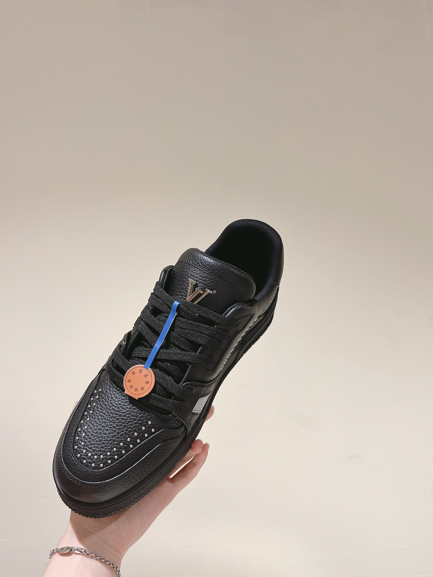 Una prenda imprescindible para las parejas!              ¡La réplica LV está en stock en nuevos colo