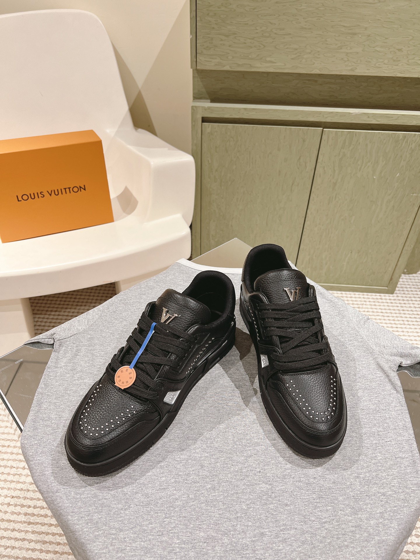 Una prenda imprescindible para las parejas!              ¡La réplica LV está en stock en nuevos colo