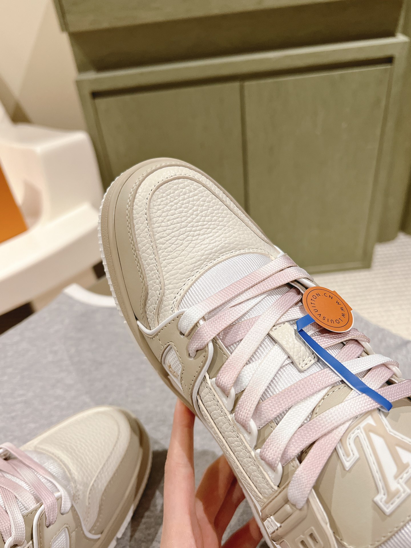 Una prenda imprescindible para las parejas!              ¡La réplica LV está en stock en nuevos colo