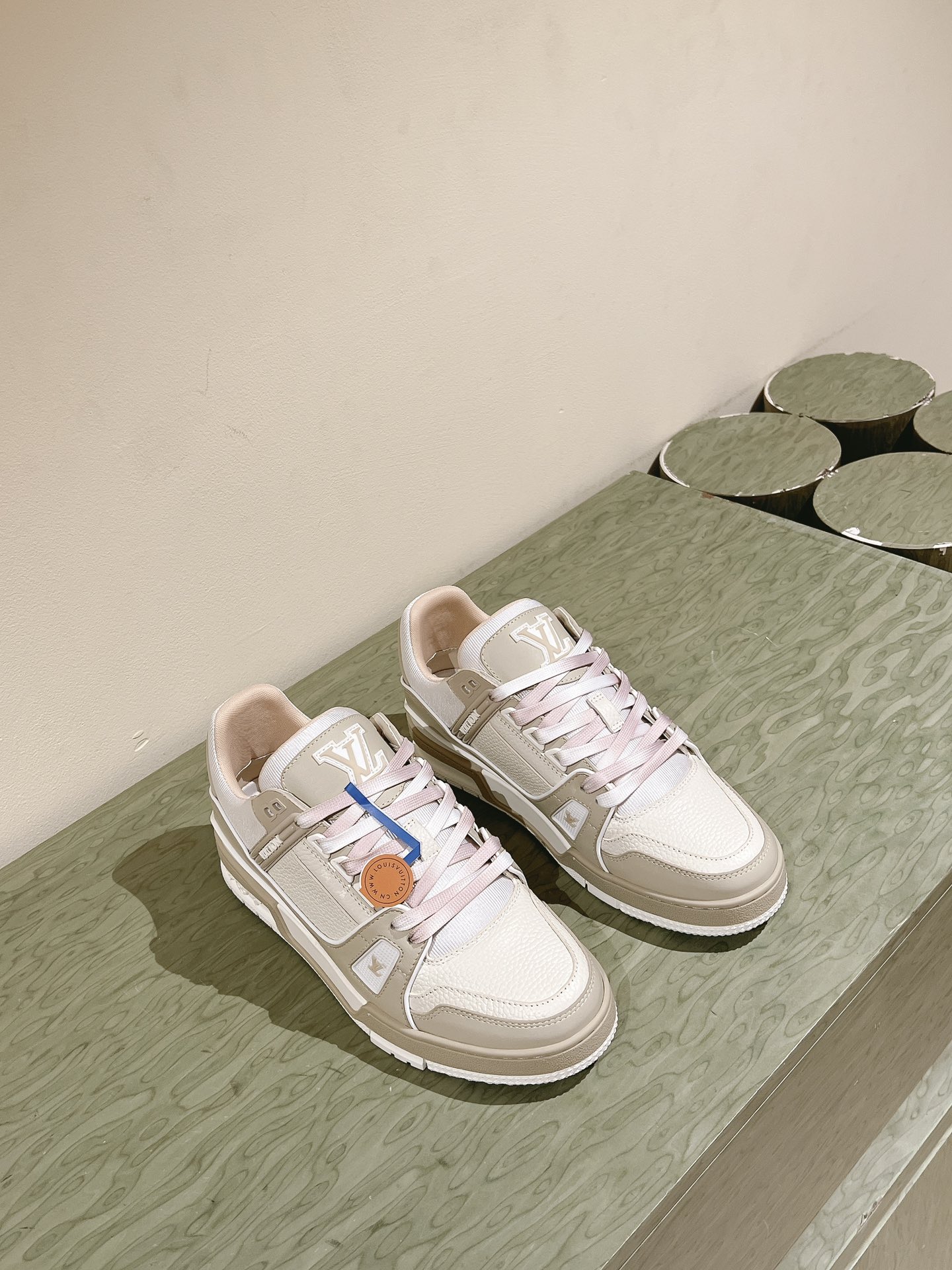 Una prenda imprescindible para las parejas!              ¡La réplica LV está en stock en nuevos colo