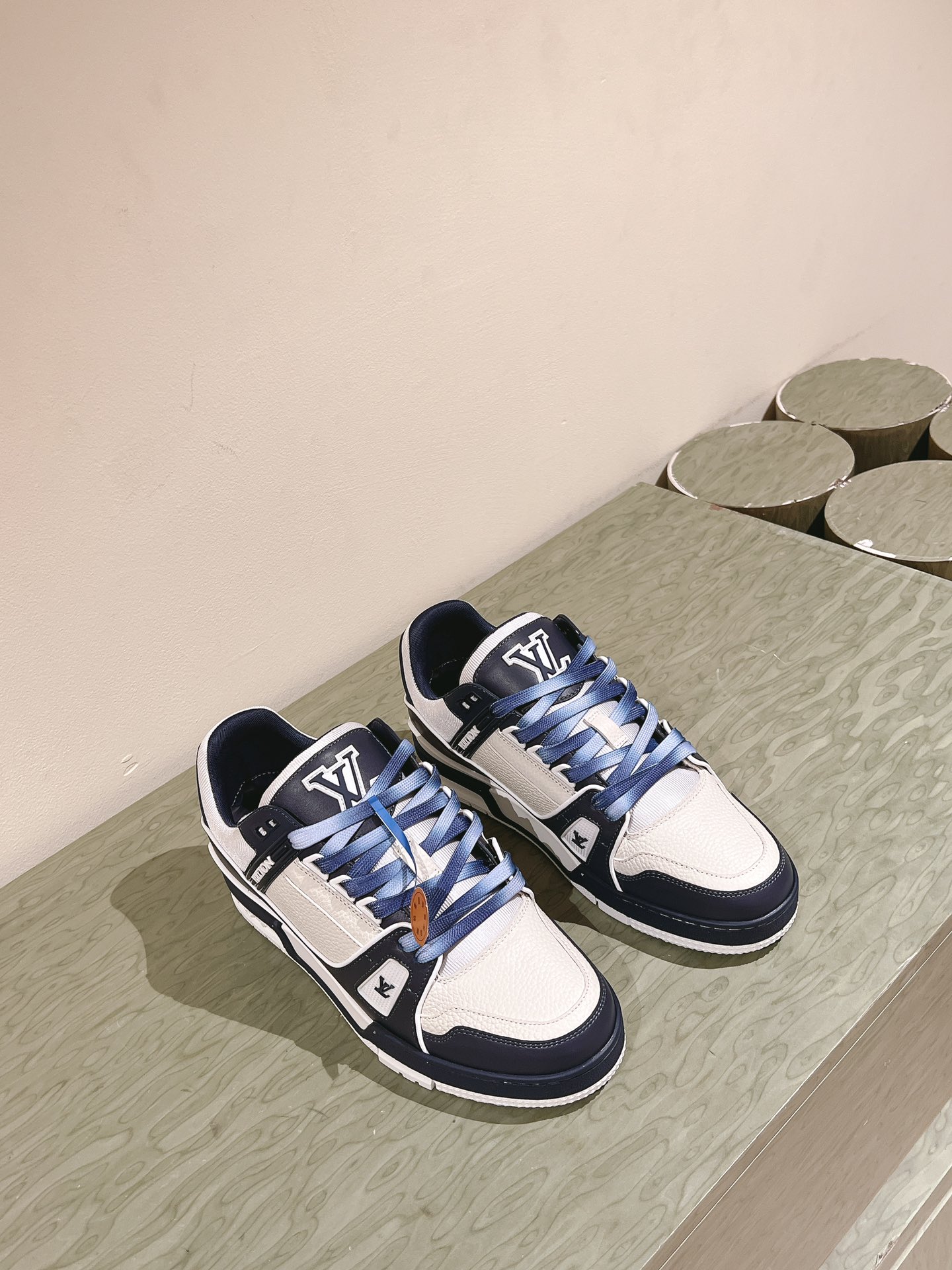 Una prenda imprescindible para las parejas!              ¡La réplica LV está en stock en nuevos colo
