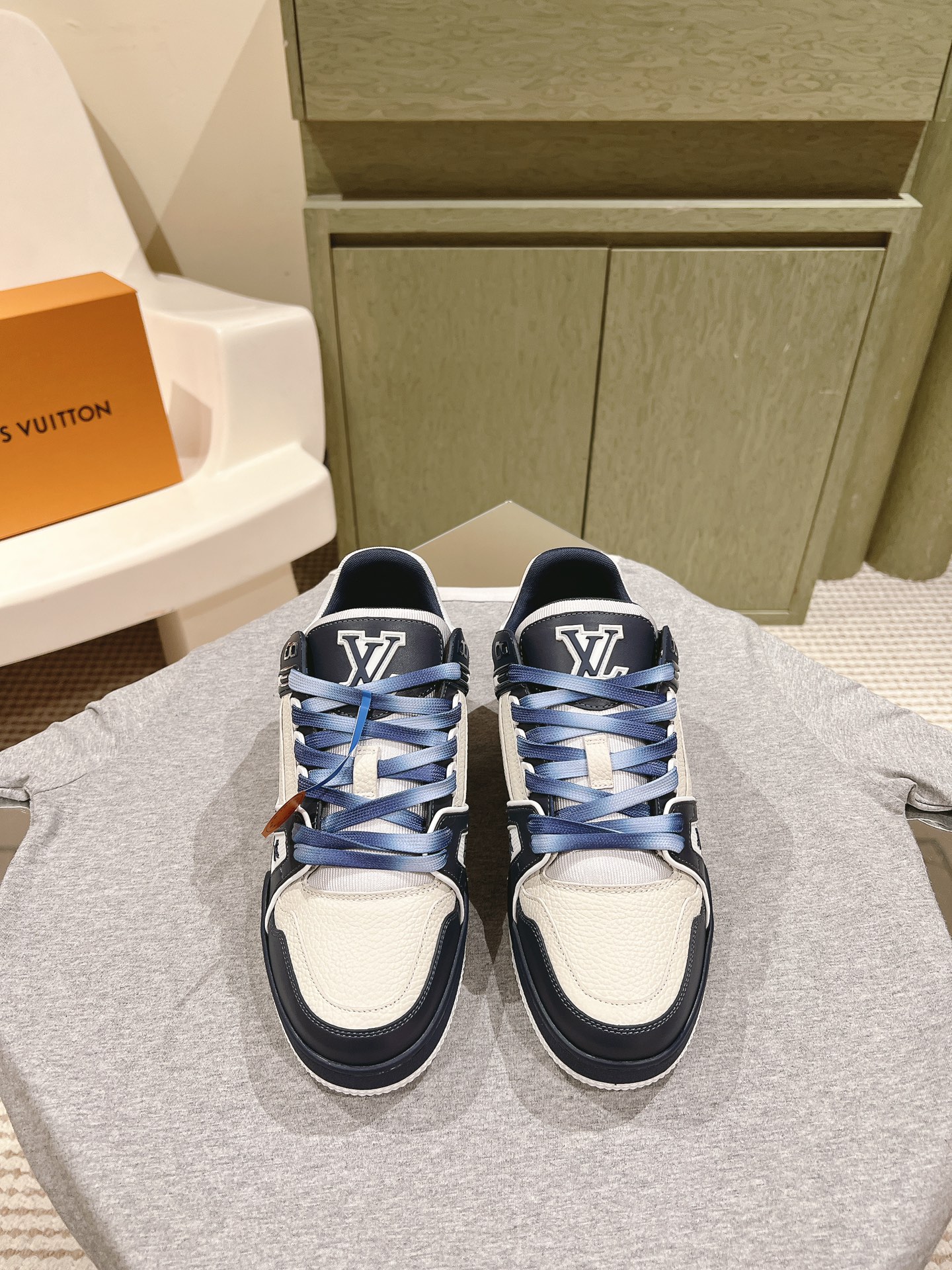 Una prenda imprescindible para las parejas!              ¡La réplica LV está en stock en nuevos colo