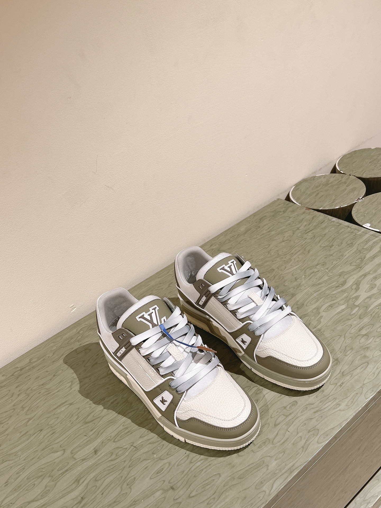 Una prenda imprescindible para las parejas!              ¡La réplica LV está en stock en nuevos colo