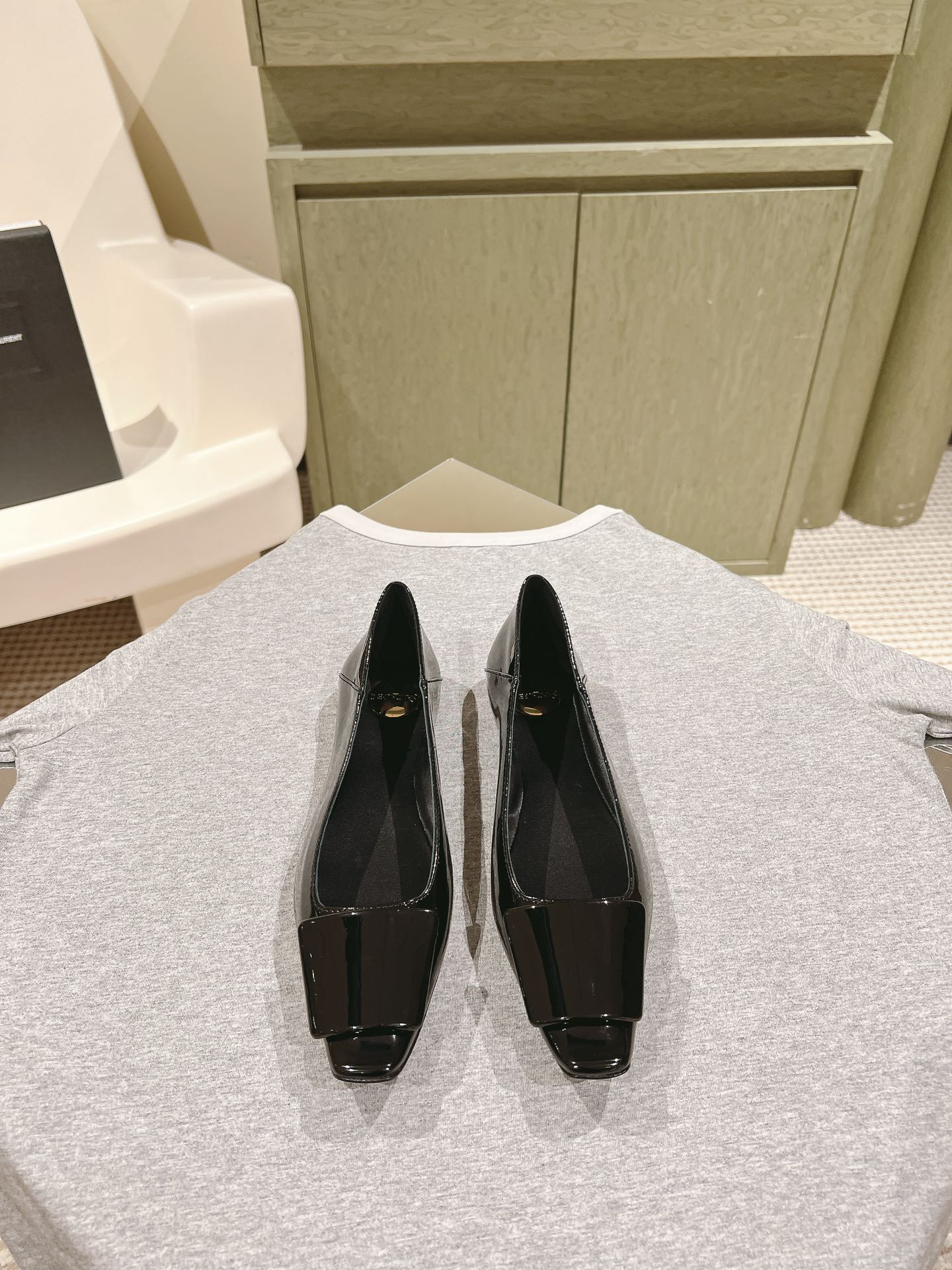 NO:476072,| 4 YSL Saint Laurent Goddess High-quality Goods Juezi Counter Laurent's latest series of new products!  ★★★★★★ Top purchasing agent version, super exquisite one to one zero distance creation!  Create the best shoes with the best materials!  The gorgeous hardware buckle pointed toe, stiletto heels, neat, classic and timeless design lines and colorful tones, are definitely the favorite of high heel fans in the shoe cabinet. ━━━━━━━━━━━━━━━━━━━━━━━━━━━━━━━━━━━━━━━━━━━━━━━━━━━━━━━━━━━━━━━━━━━━━━━━━━━━━━━━━━━━━━━━━━━━━━━━━━━━━━━━━━━━━━━━━━━━━━━━━━━━━━━━━━━━━━━━━━━━━━━━━━━━━━━━━━�   Size 35-40 (.40 custom made without return) Heels, single shoes, saint laurent, saint laurent, high heels19860909| 4  YSL圣罗兰女神高货绝绝子专柜最新系列新品！ ★★★★★ 顶级代购版本 超精致一比一零离距打造！用最好料材打造最好鞋子！ 五金华丽扣尖头 细高跟 利落、经典永恒的设计线条和缤纷色调,绝对是高跟鞋迷们鞋柜里的挚爱 ━━━━━━━━━━━━ 材料意大利进口牛漆皮,五金铜模镶嵌 /顶羊级皮内里 / 意大利真大皮底！ 码数35－40（.40 定做不退换） 跟高平底,单鞋,saint laurent,saint laurent,high heels,Women's Shoes