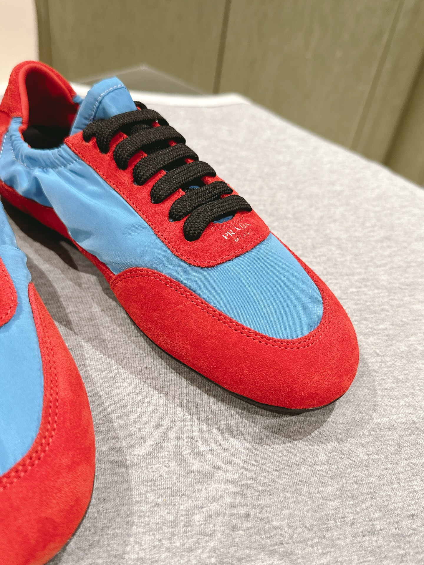 “Top Quality Exercise Shoes, Size 35-41, Customizable Collection of Synchronous Box Packs” - 图片 4